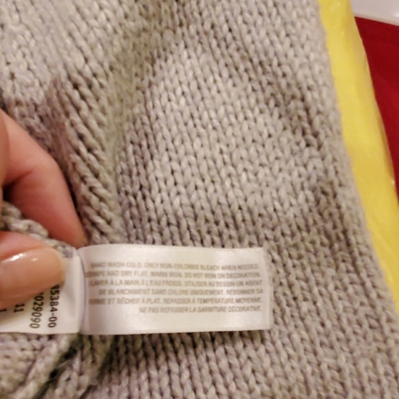 Sweater - Picture 6 of 7